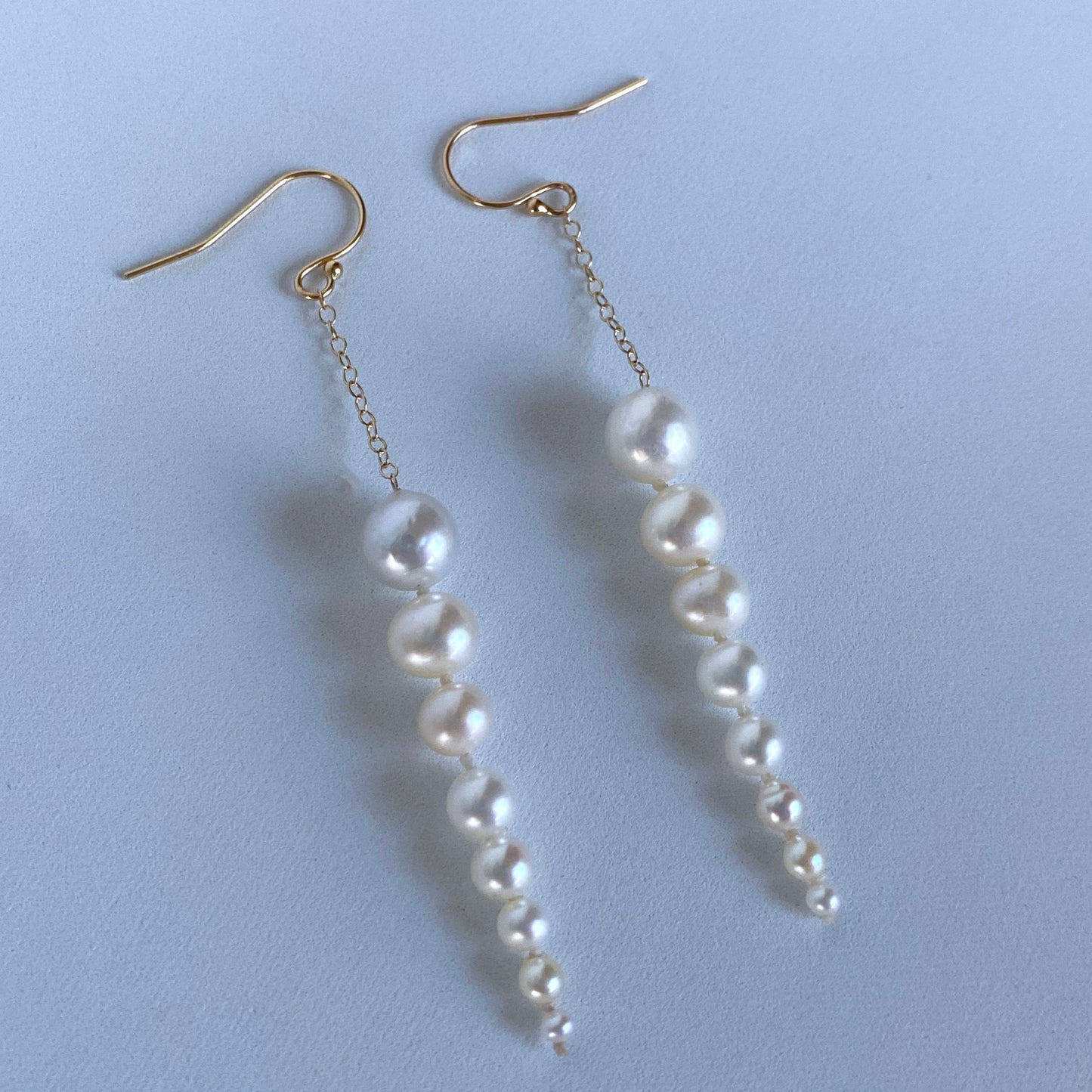 Graduated Pearl Dangle Earring with 14k Yellow Gold