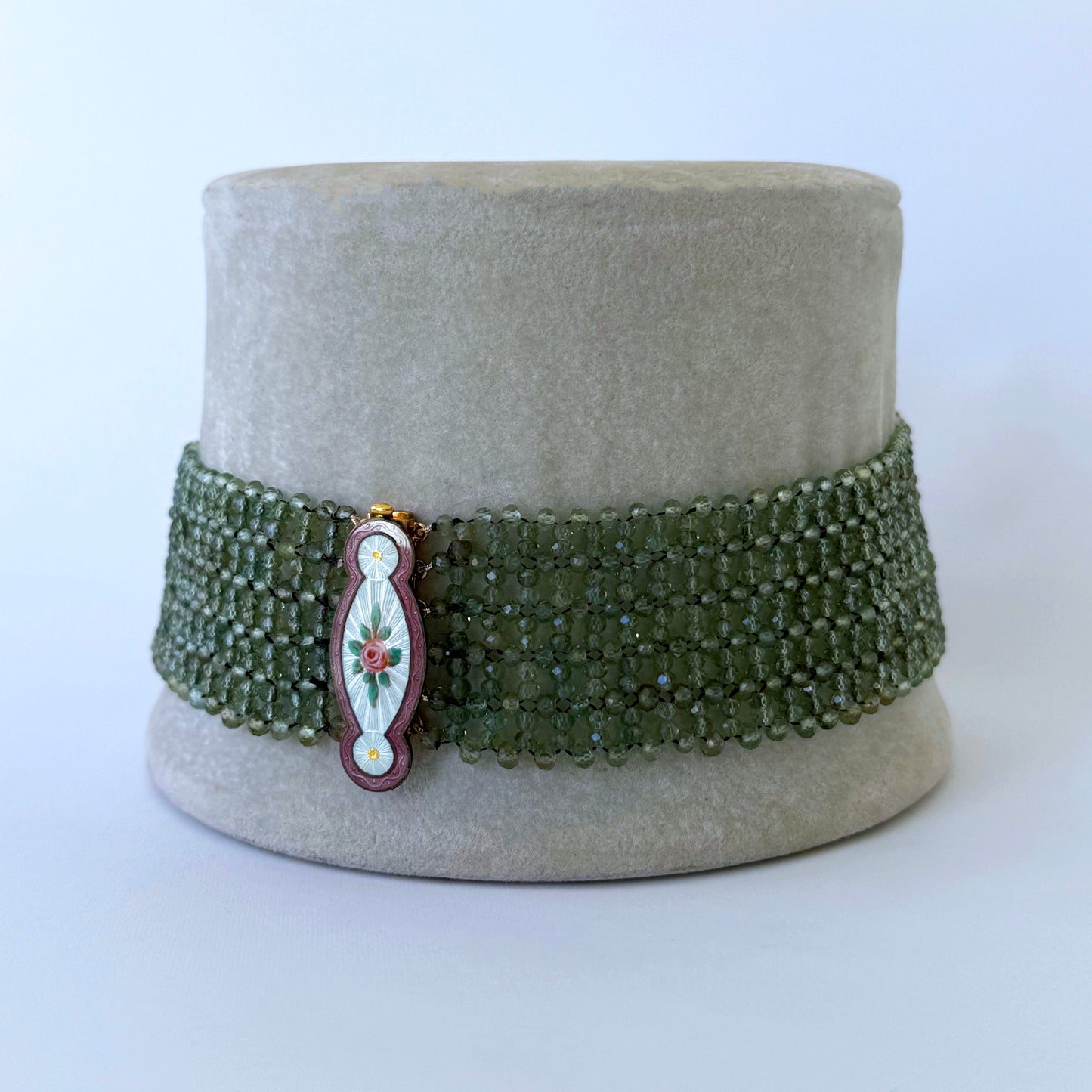Green Apatite Choker Necklace with Silver vintage Enamel Clasp