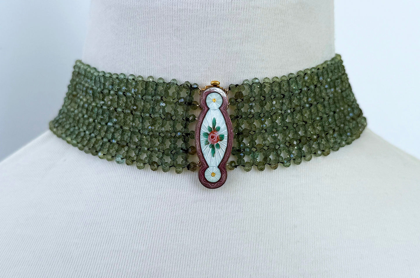 Green Apatite Choker Necklace with Silver vintage Enamel Clasp
