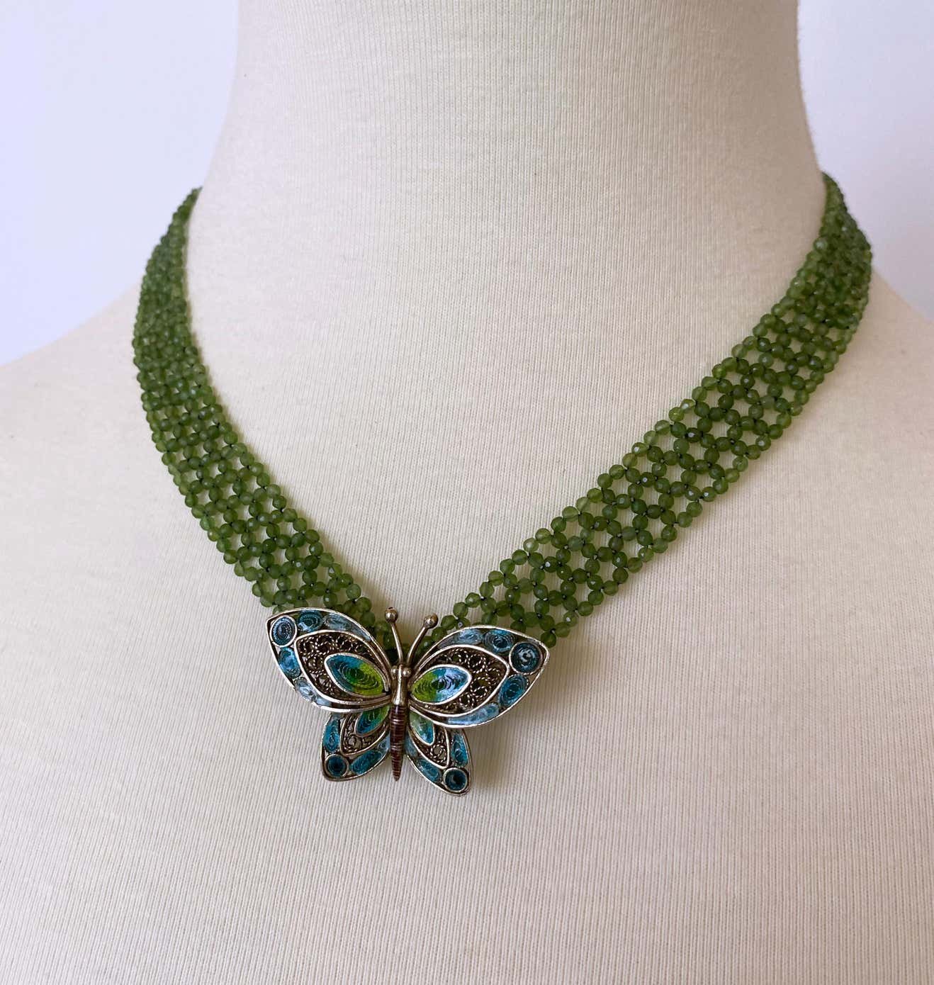Woven Faceted Peridot Beaded Necklace with 14K Yellow Gold Clasp brooch