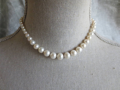 Graduated White Pearl Bridal Necklace with 14 k Yellow Gold Clasp