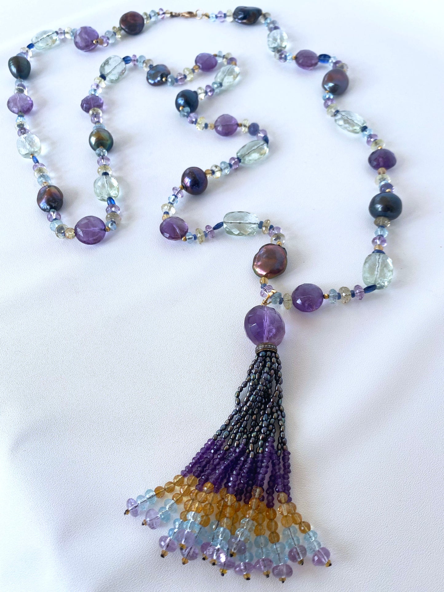 Black Pearl Sautoir with Semi-Precious Beads, gold parts and tassel