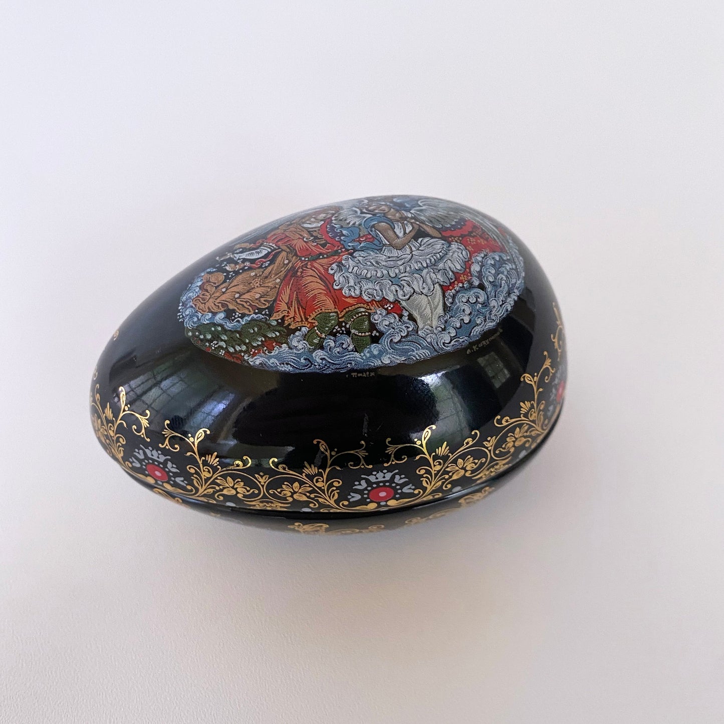 Vintage Rare Palekh Porcelain Swan Lake Music Box / Egg with Gold