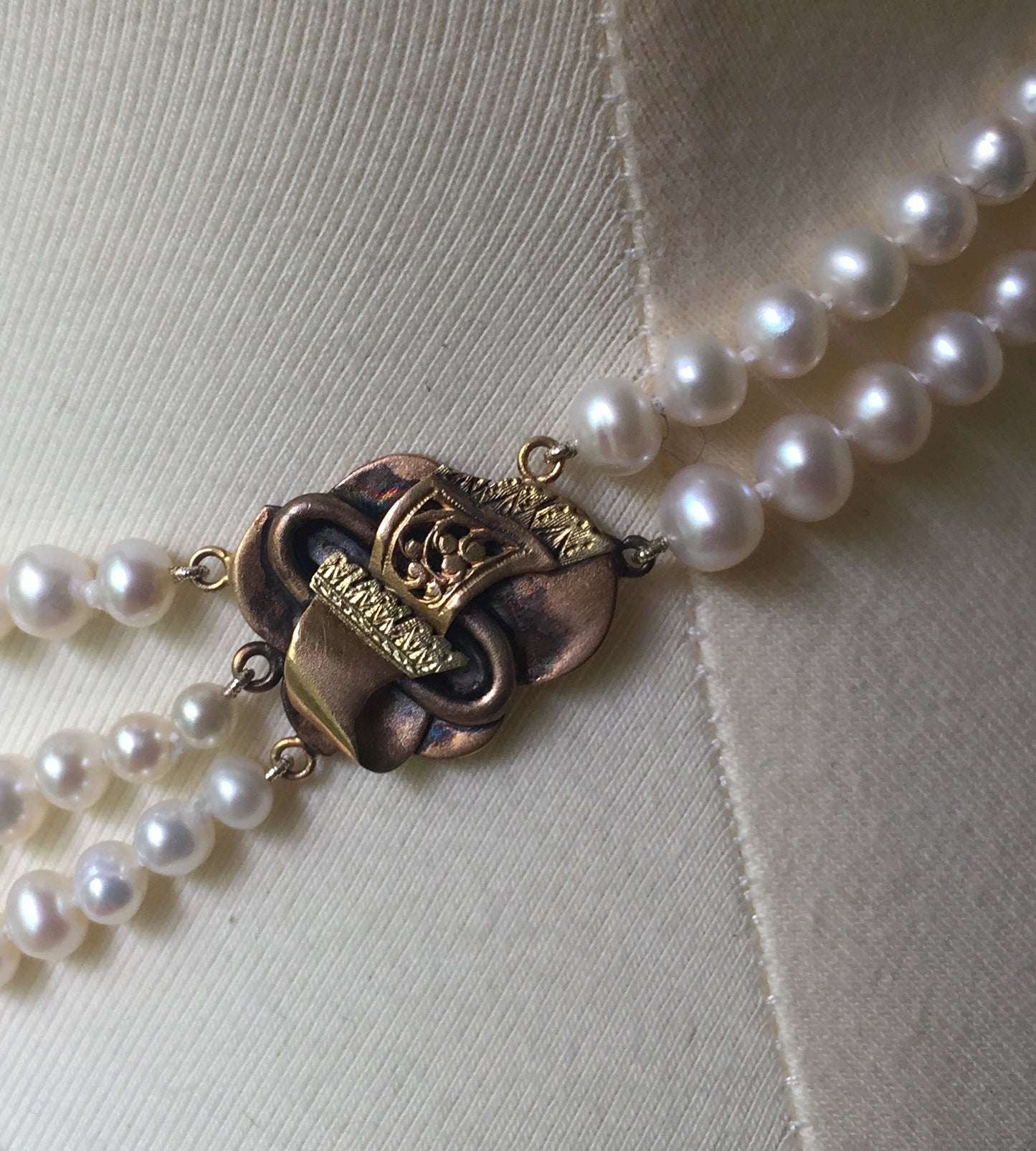 Graduated Pearl Necklace with Sapphire and Diamond 14k Gold Vintage Centerpiece