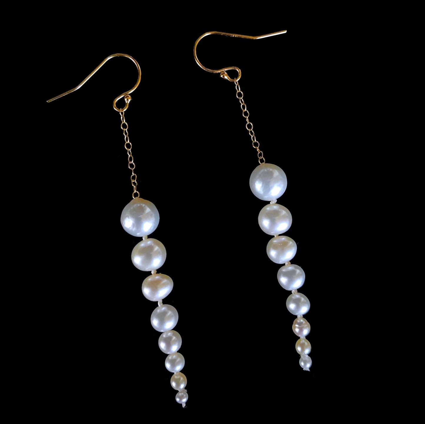 Graduated Pearl Dangle Earring with 14k Yellow Gold