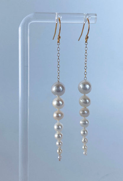 Graduated Pearl Dangle Earring with 14k Yellow Gold