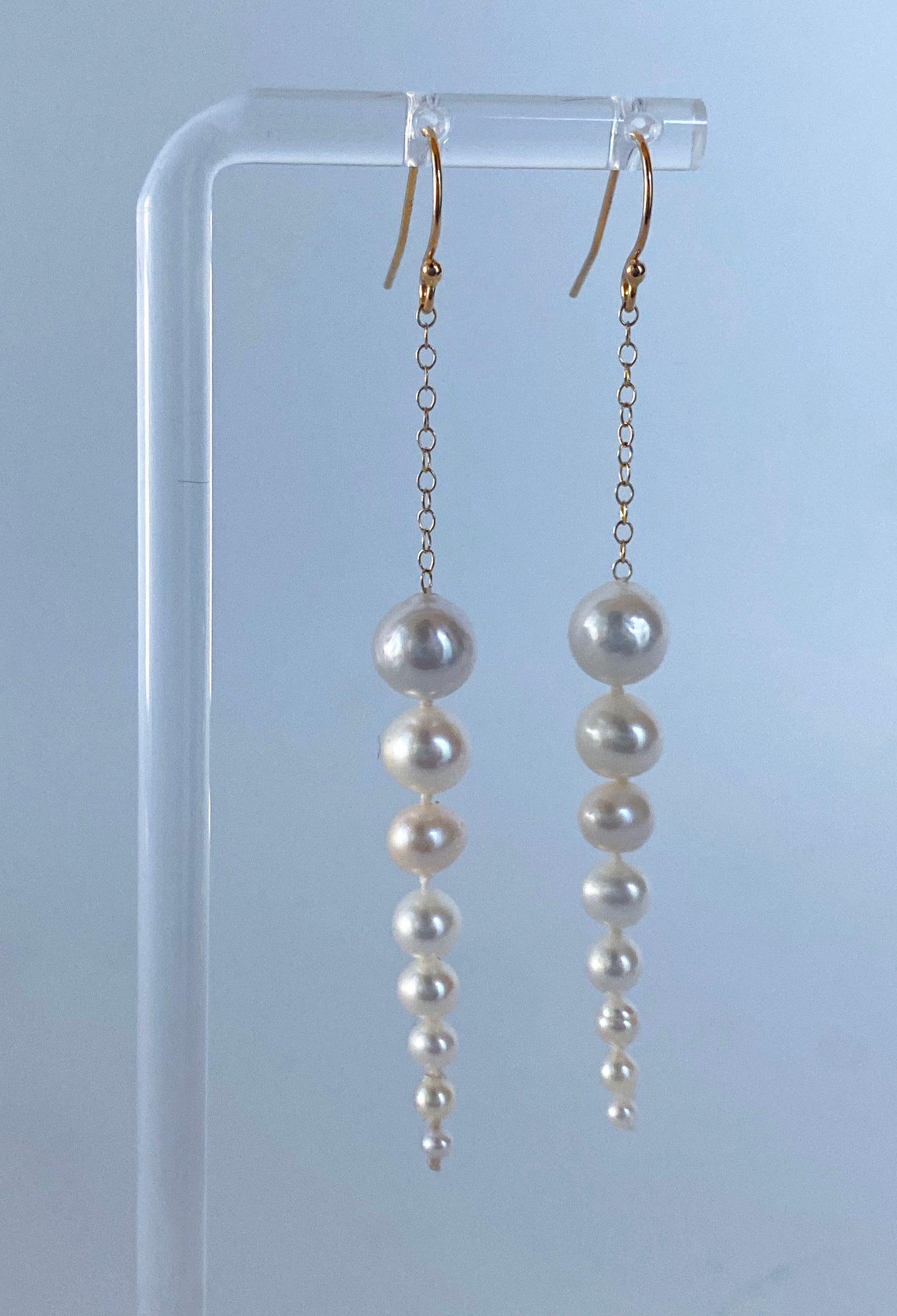 Graduated Pearl Dangle Earring with 14k Yellow Gold