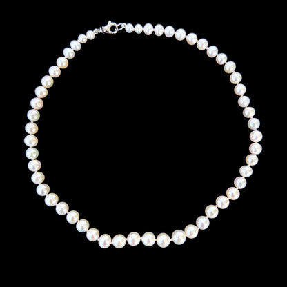 Graduated Pearl Necklace with Rhodium Silver Clasp