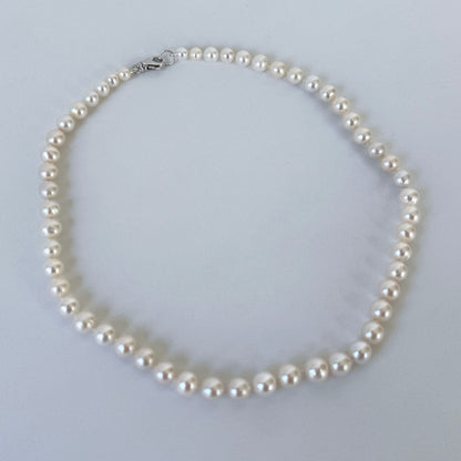 Graduated Pearl Necklace with Rhodium Silver Clasp