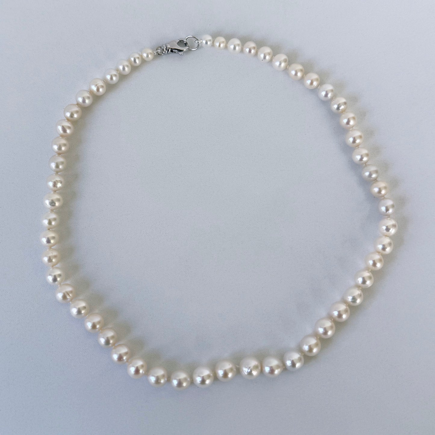Graduated Pearl Necklace with Rhodium Silver Clasp