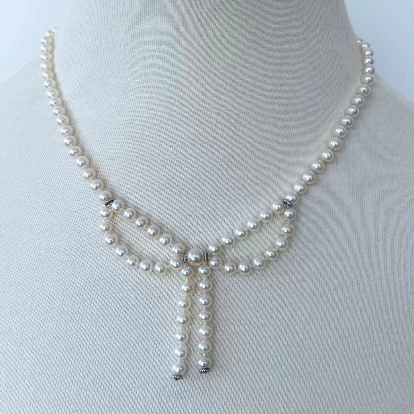 Pearl Necklace with Bow Centerpiece & Rhodium Clasp
