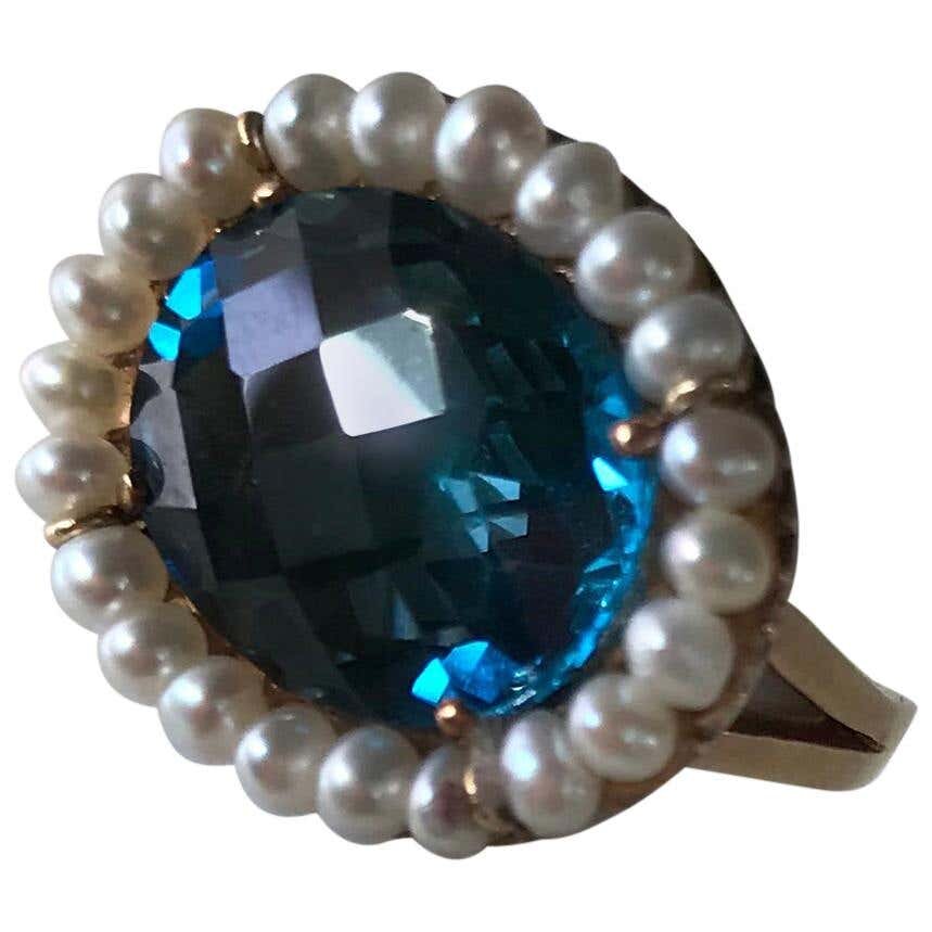 18 Karat Yellow Gold with London Blue Topaz Stone and Pearls Ring