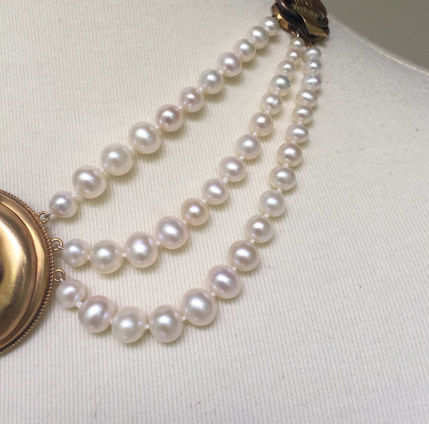 Graduated Pearl Necklace with Sapphire and Diamond 14k Gold Vintage Centerpiece