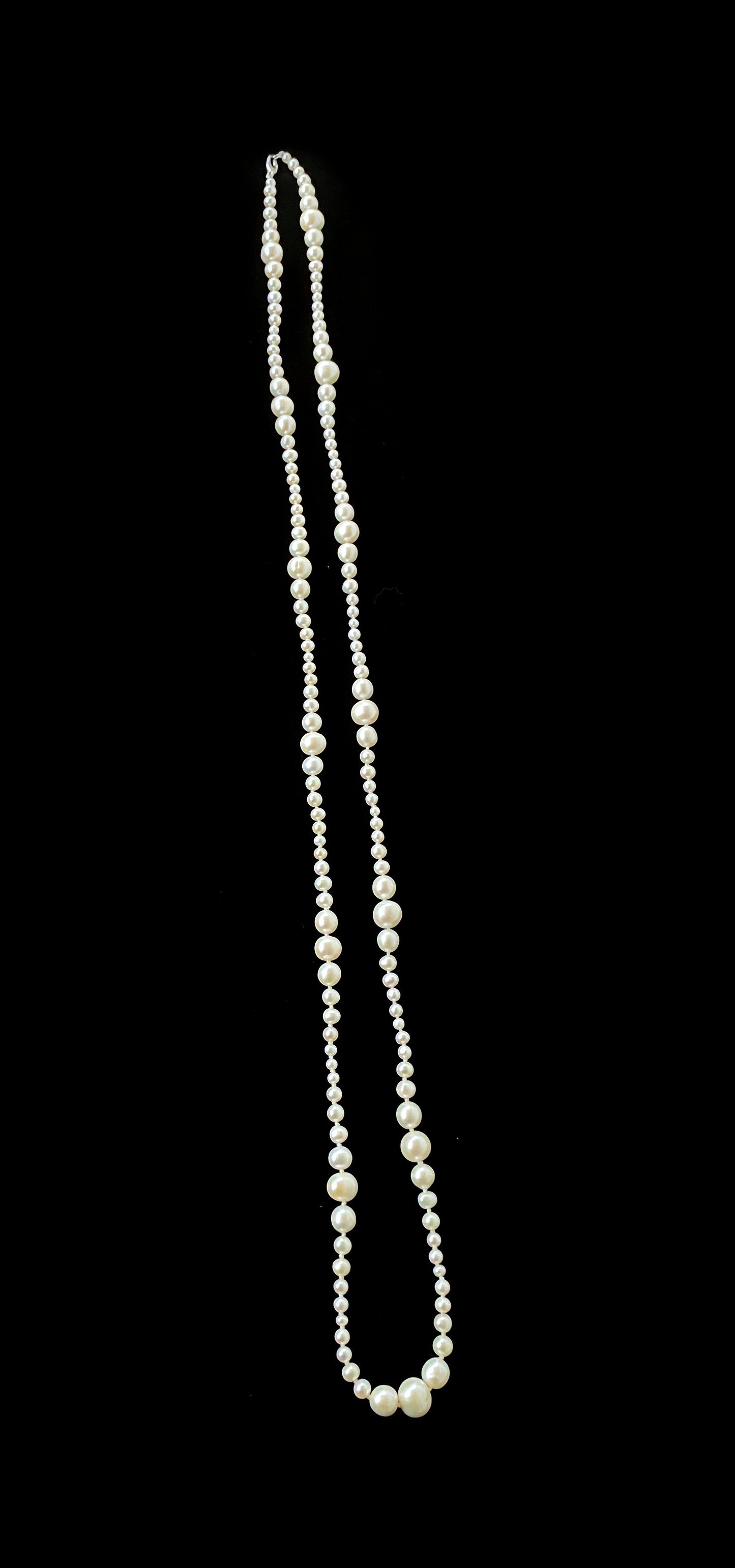 Graduated Pearl Necklace with 14k White Gold Clasp