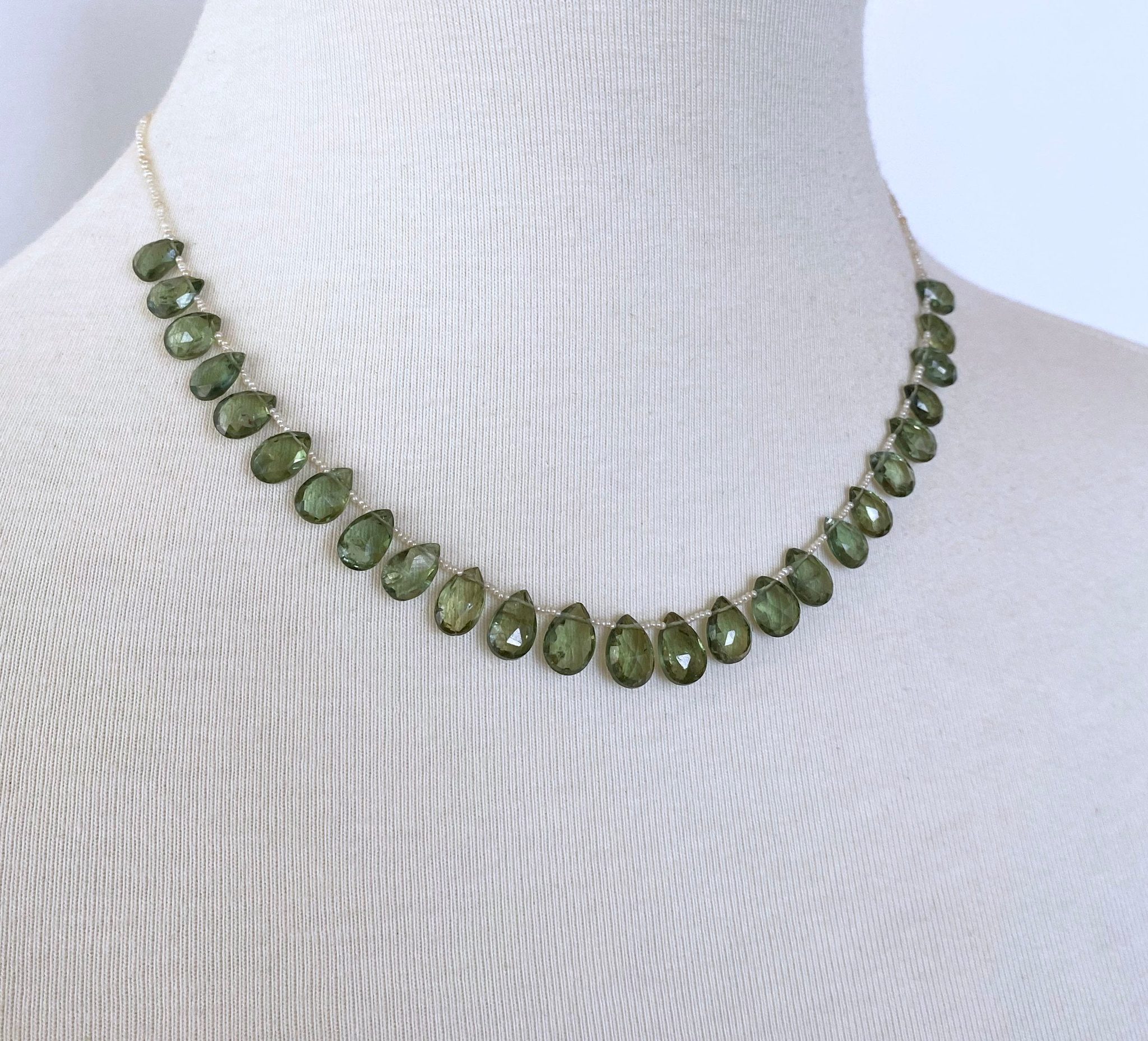 Vintage Seed Pearl Necklace with Peridot and 14k Yellow Gold - Image 3