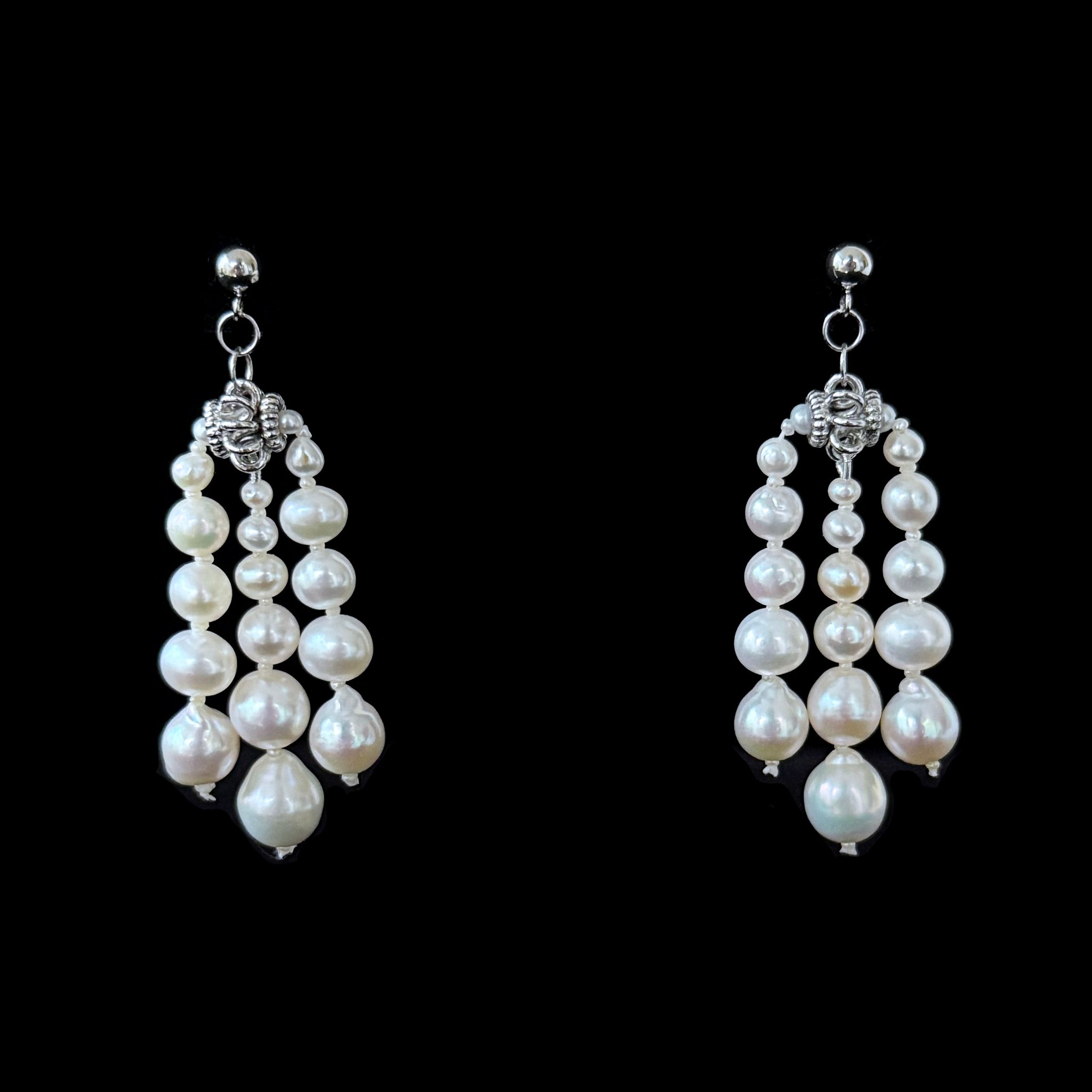 Graduated Pearl Raindrop Dangle Earring - Image 4