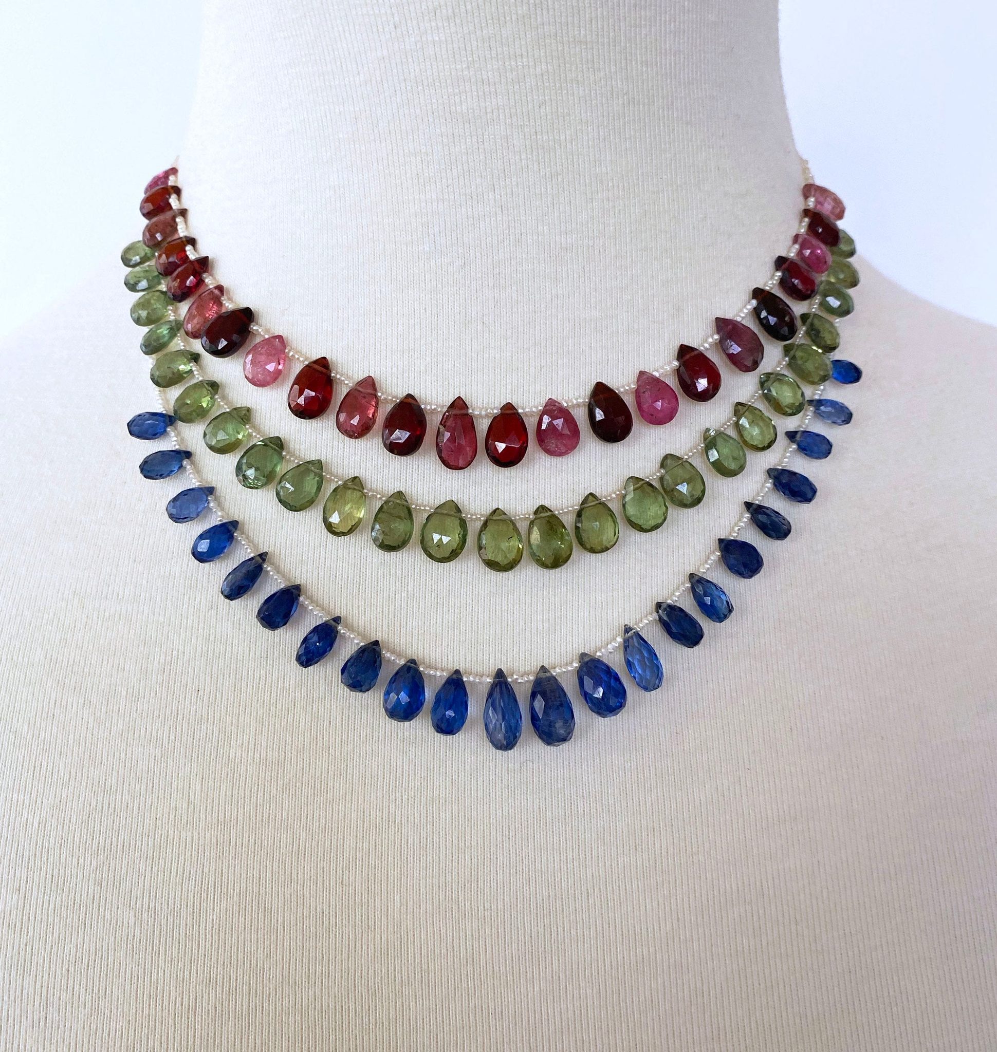 Vintage Seed Pearl Necklace with Peridot and 14k Yellow Gold - Image 7