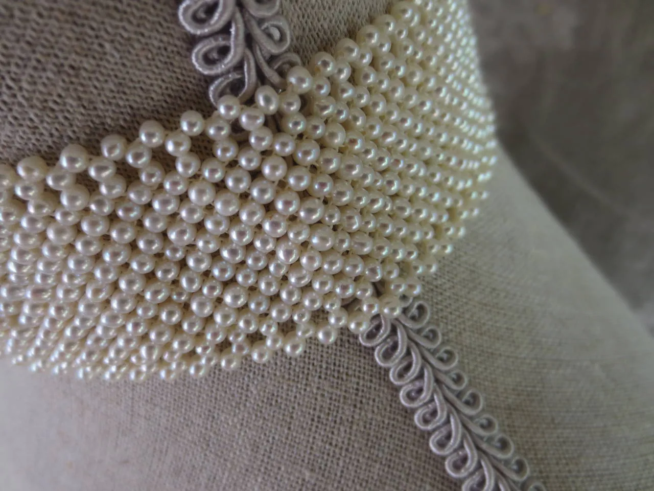 Woven White Pearl Choker Necklace with 14 k Yellow Gold Clasp - Image 4