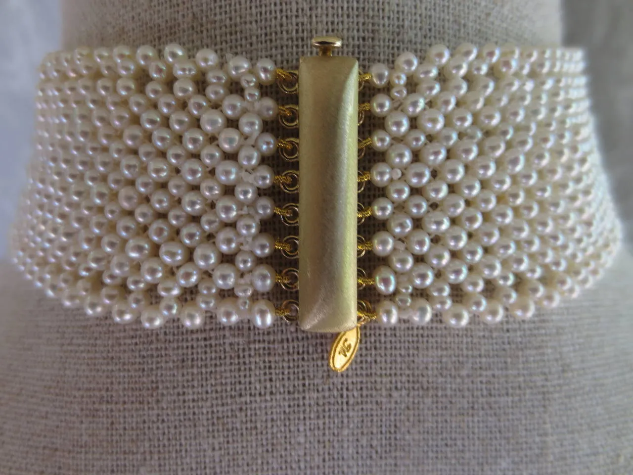 Woven White Pearl Choker Necklace with 14 k Yellow Gold Clasp - Image 6